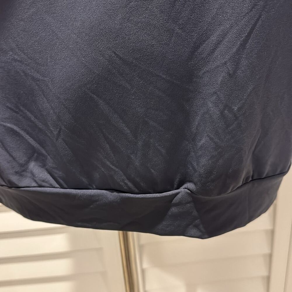 Tahari NWT Top with Chain front detail, soft and comfy! - Picture 5 of 10